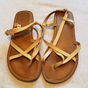 👀 Sonoma SO sandals